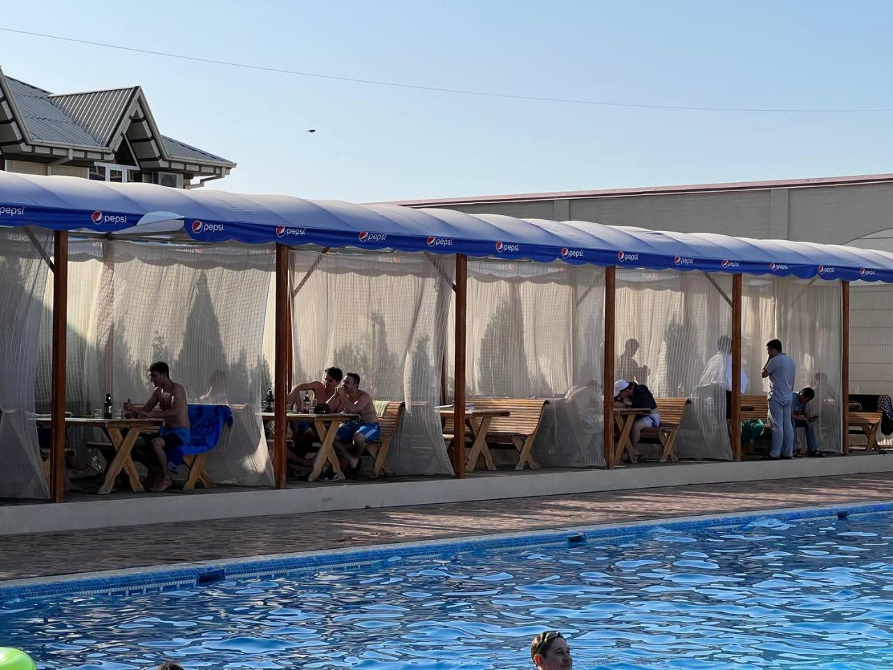 Orom Hotel Fergana Exterior foto