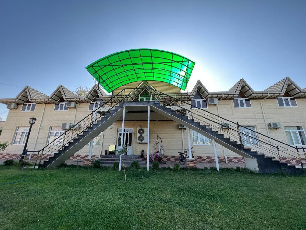 Orom Hotel Fergana Exterior foto